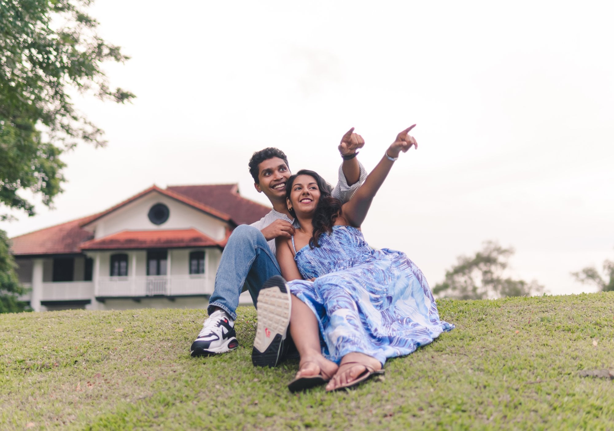 Couples photography — Golden hour on the hill, frame 2 of 5
