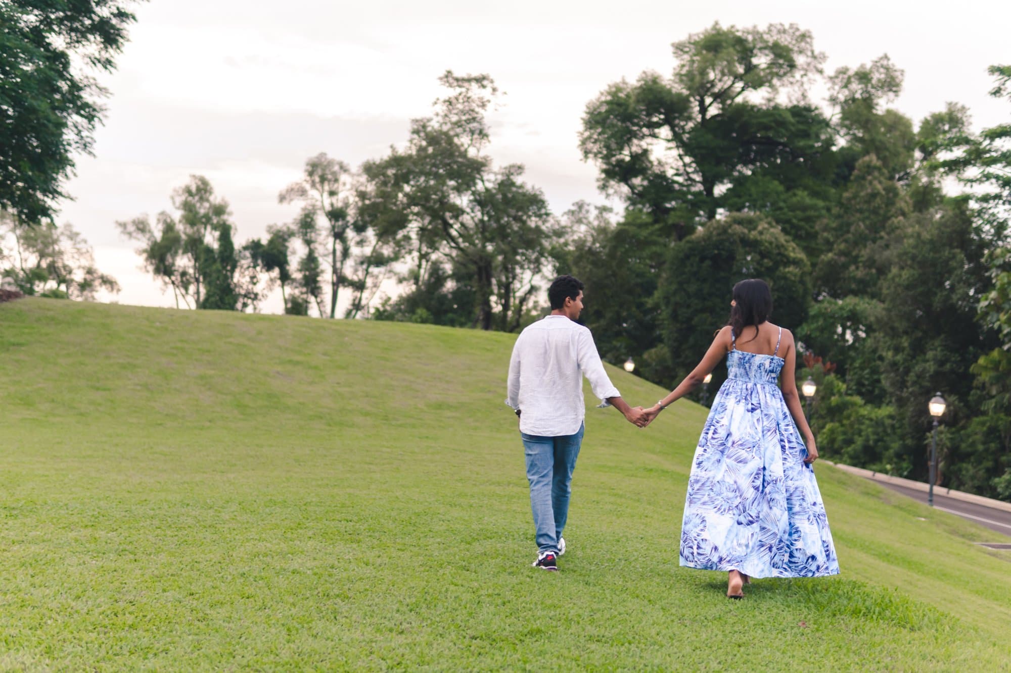 Couples photography — Golden hour on the hill — cover